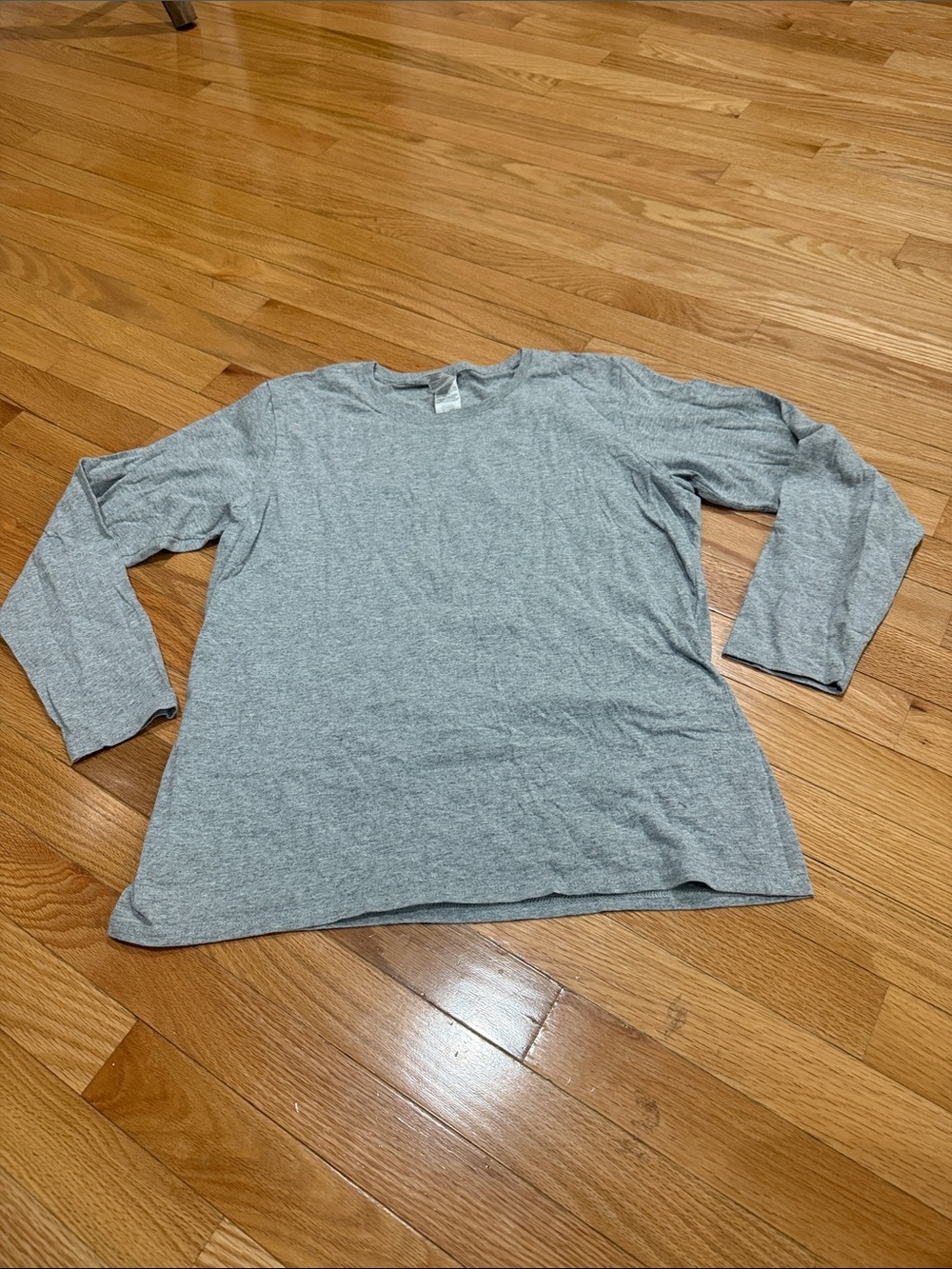 Gildan Gray Long Sleeve Women's Tee
